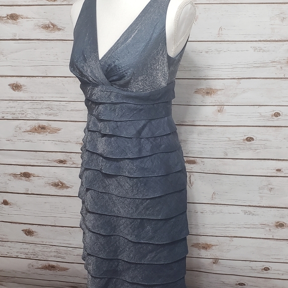 London Style Tiered Ruffle Dress Sz 4 - Picture 5 of 7